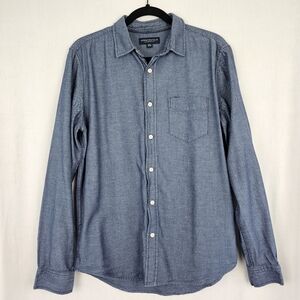 Aeropostale Men's Button Up Shirt‎ Denim Blue Size Medium